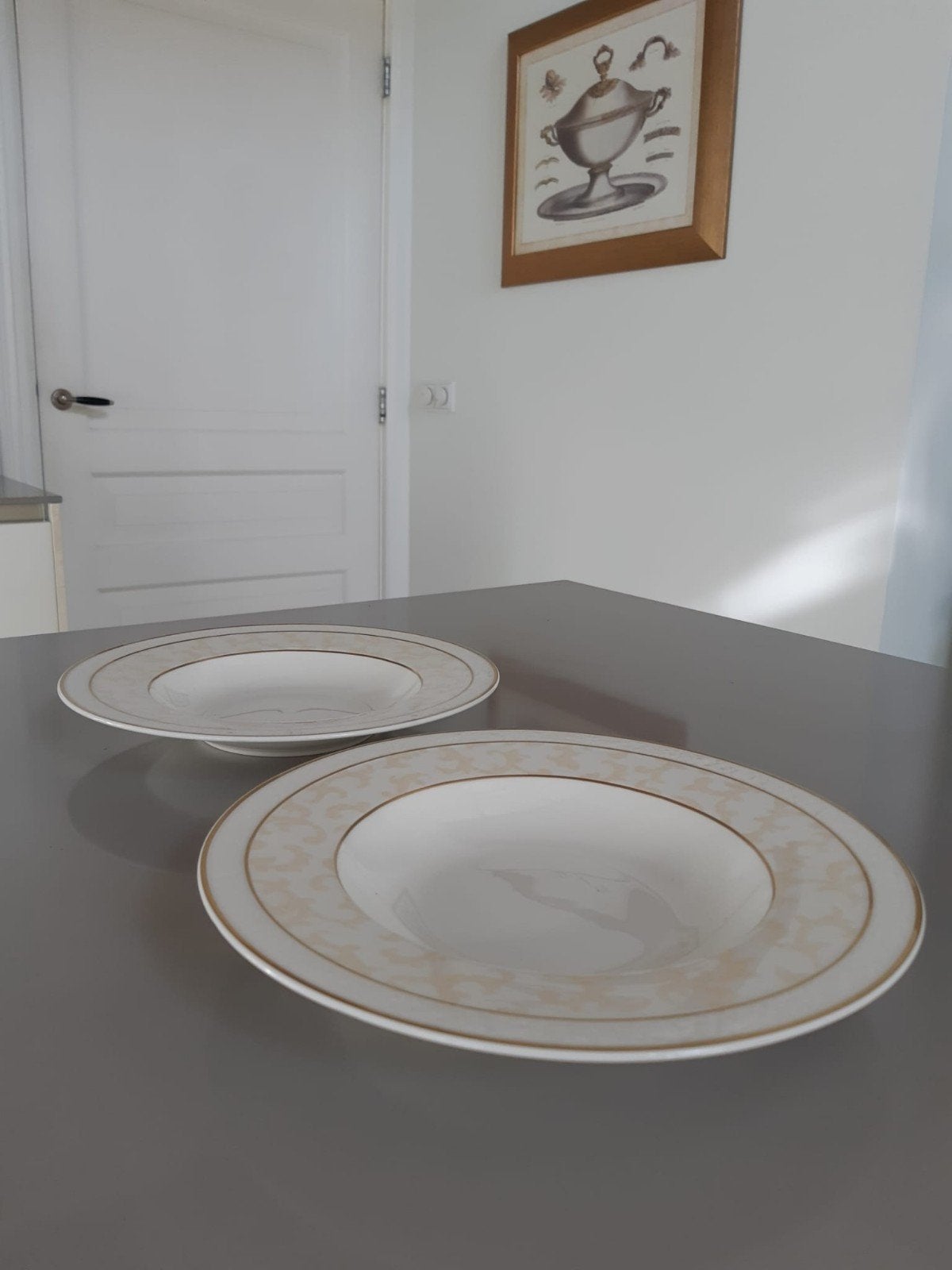 2 Diepe Borden Villeroy en Boch Ivoire Nieuw, Ophalen of Verzenden, Zo goed als nieuw, Bord(en), Overige stijlen