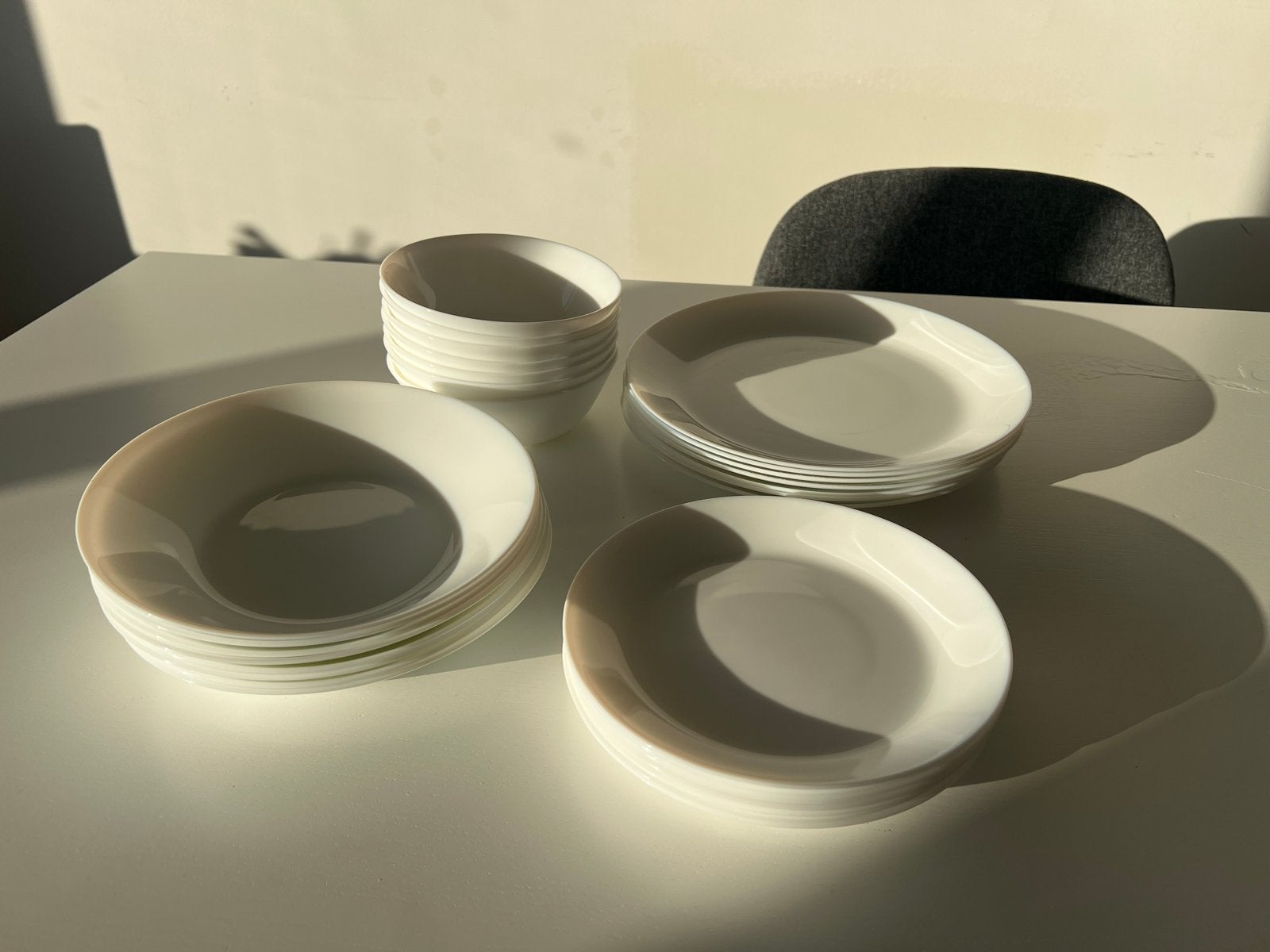 Complete IKEA bordenset - Bestek optioneel, Huis en Inrichting, Keuken | Servies, Ophalen, Gebruikt, Keramiek, Effen