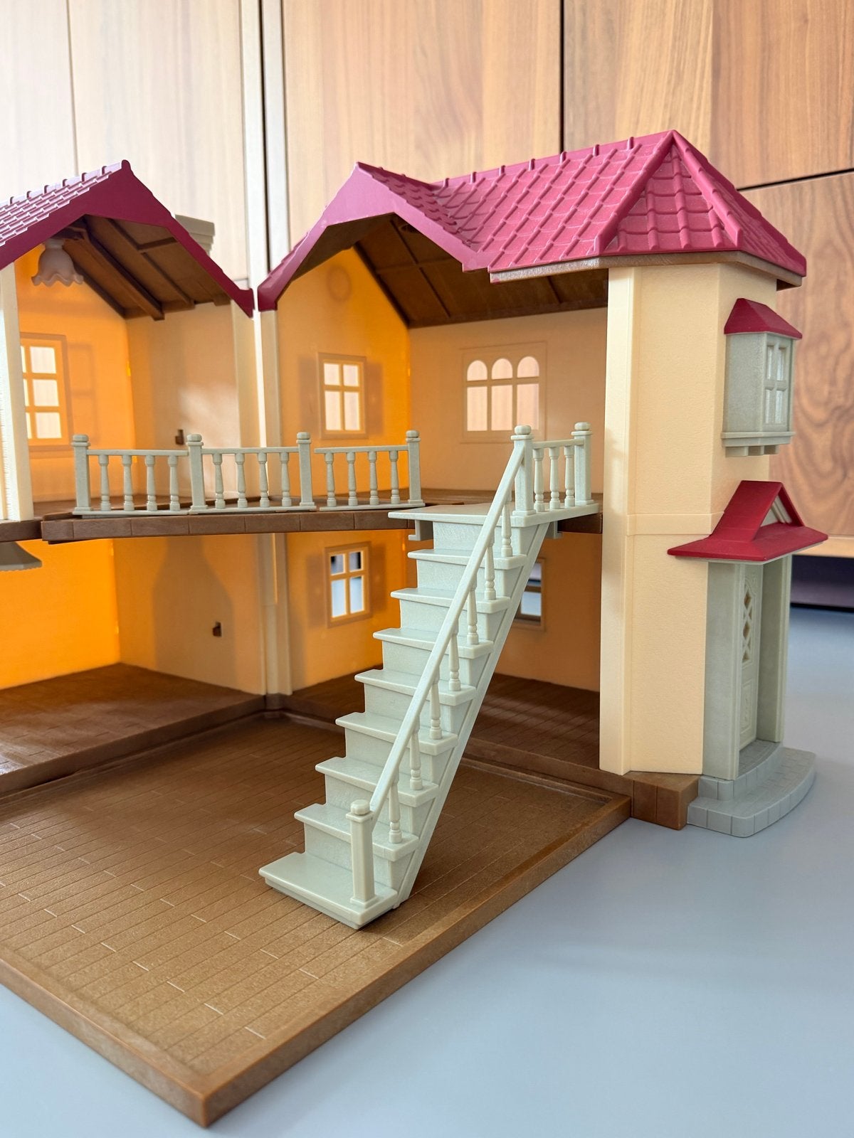 Sylvanian Families poppenhuis met meubels + figure, Kinderen en Baby's, Ophalen, Zo goed als nieuw, Poppenhuis