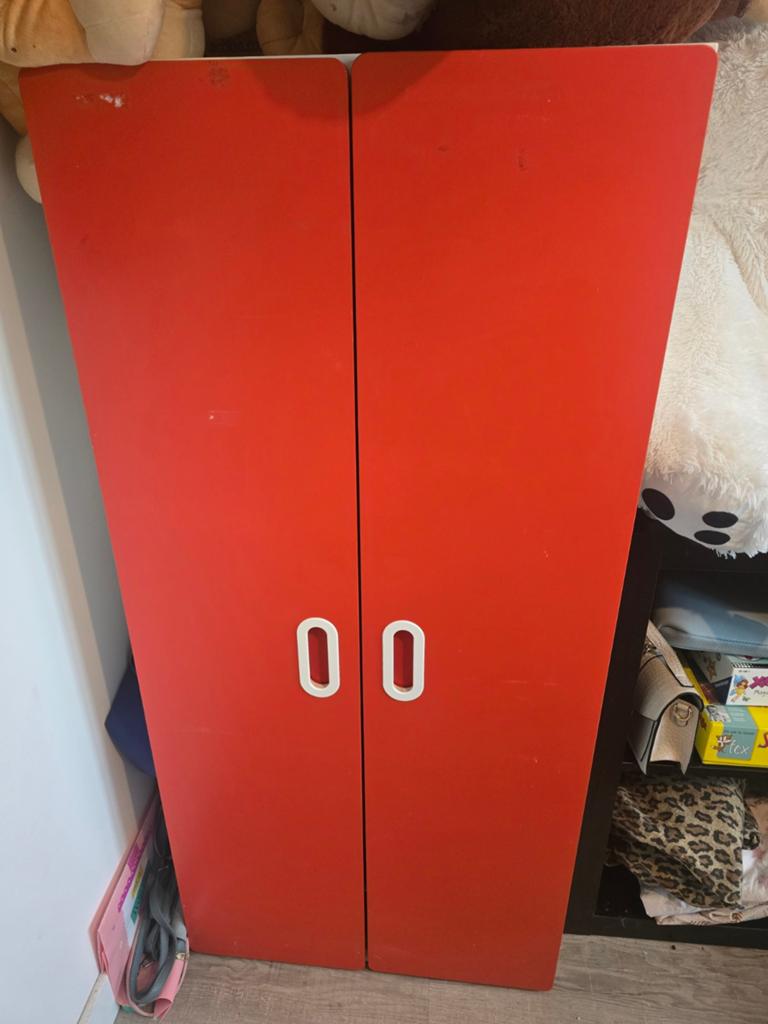 Stuve kedingkast met hangruimte en lade ikea (kast 1), Huis en Inrichting, Gebruikt, Modern, Speels, 50 tot 100 cm, 150 tot 200 cm