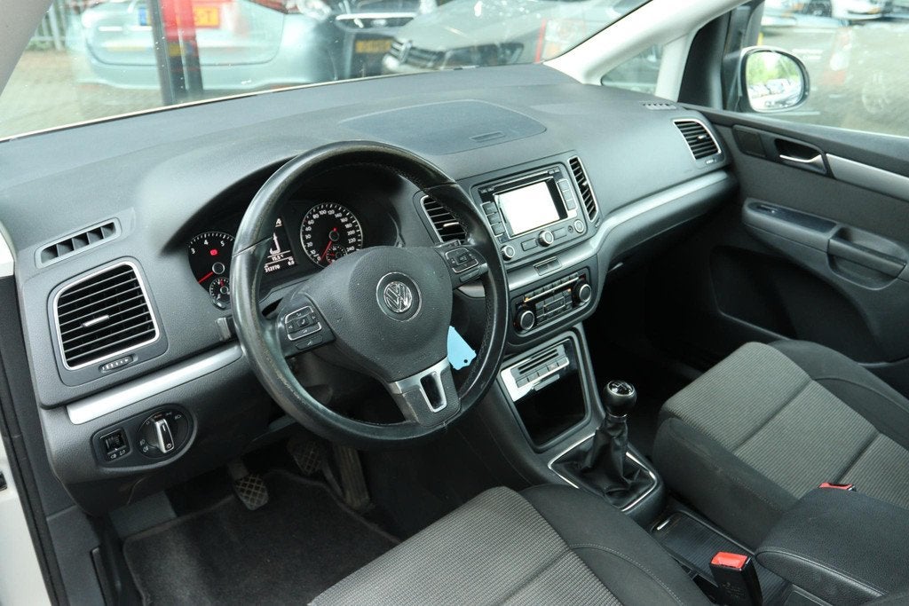 VOLKSWAGEN SHARAN 1.4 TSI COMFORTLINE | NAVI | TREKHAAK | BL, Auto's, Volkswagen, Voorwielaandrijving, Euro 5, Stof, Zwart