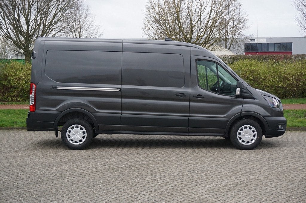 Ford Transit 350L 130PK L3H2 Trend BPM VRIJ! Clima, 12" Sync, Voorwielaandrijving, Euro 6, 4 cilinders, 2500 kg