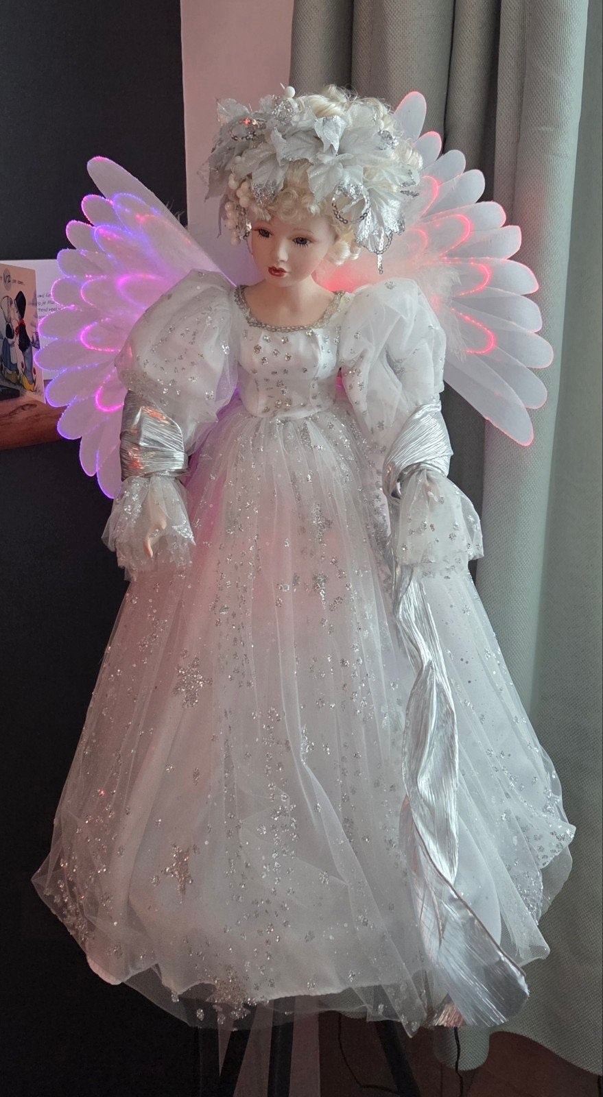 Mooie(kerst) engel(60cm) met kleurende en bewegende vleugels, Ophalen, Zo goed als nieuw, Pop