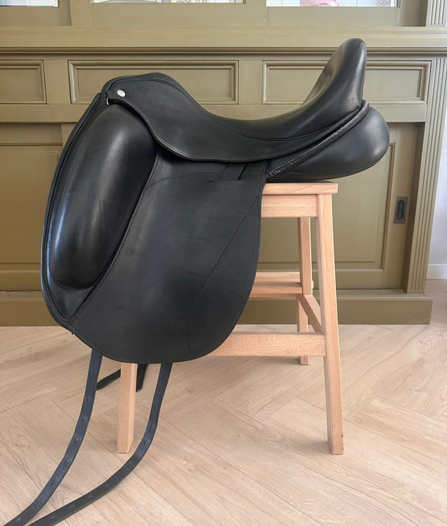 Custom Icon Flight 17,5 inch, Dieren en Toebehoren, Paarden en Pony's | Zadels, Ophalen of Verzenden, Gebruikt, Dressuur