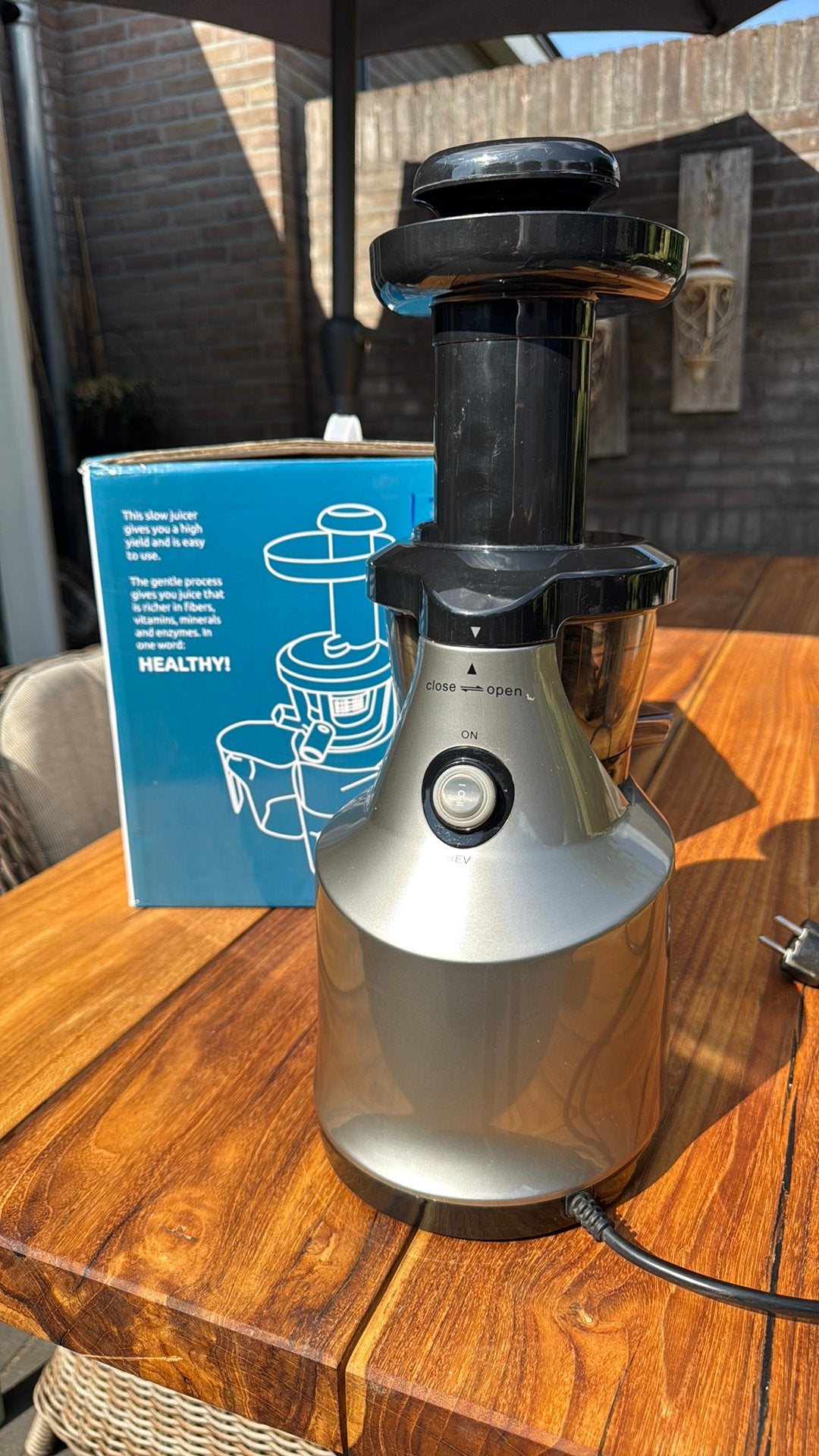 JuiceMe Slowjuicer, krachtige 150W motor, Ophalen of Verzenden, Gebruikt, Elektrisch, Slowjuicer
