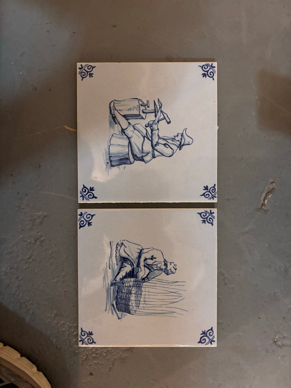 2 Oude Delfts Blauwe Tegels 13x13 cm - Ambachtslieden, Ophalen