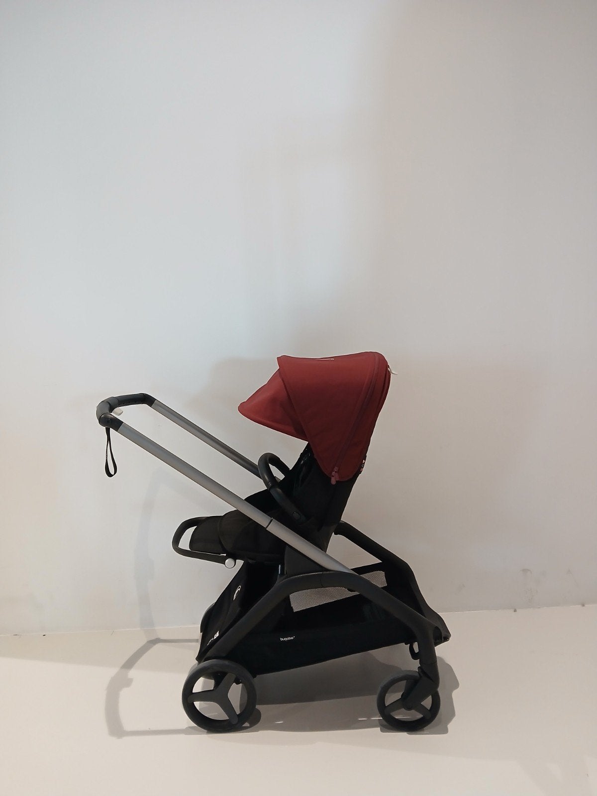 bugaboo Dragonfly Kinderwagen zwart met cherry zonnekap, Kinderen en Baby's, Ophalen, Nieuw, Overige merken, Verstelbare rugleuning