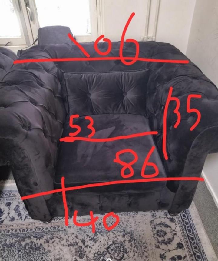 Twee comfortabele zwarte fluwelen fauteuils, Huis en Inrichting, Stoelen, Ophalen, Twee, Zwart, Zo goed als nieuw