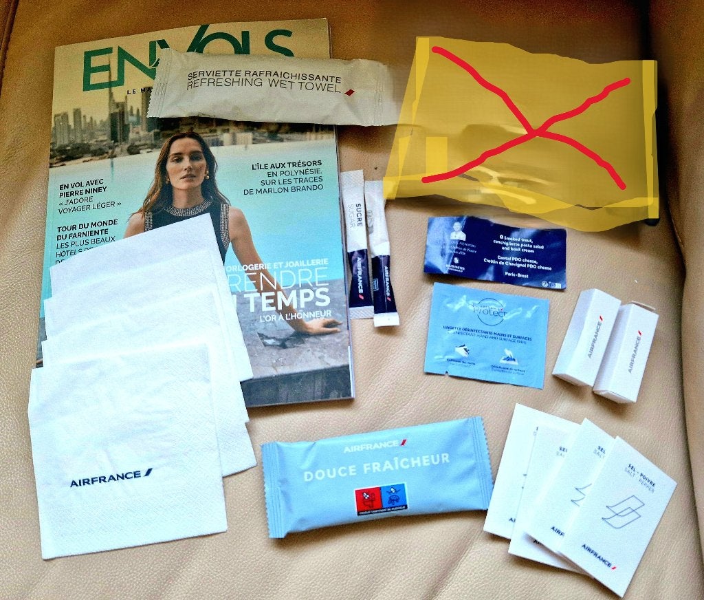 Air France set: inflight magazine, menu, suiker, e.d., Verzamelen, Ophalen of Verzenden, Zo goed als nieuw, Boek of Tijdschrift