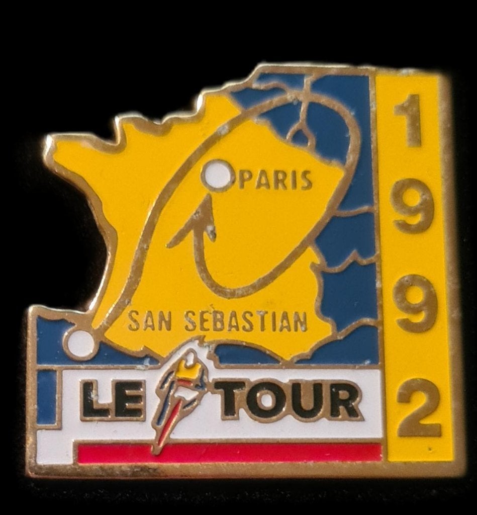 Le Tour 1992 pin- geel blauw, Verzamelen, Speldjes, Pins en Buttons, Verzenden, Nieuw, Sport, Speldje of Pin