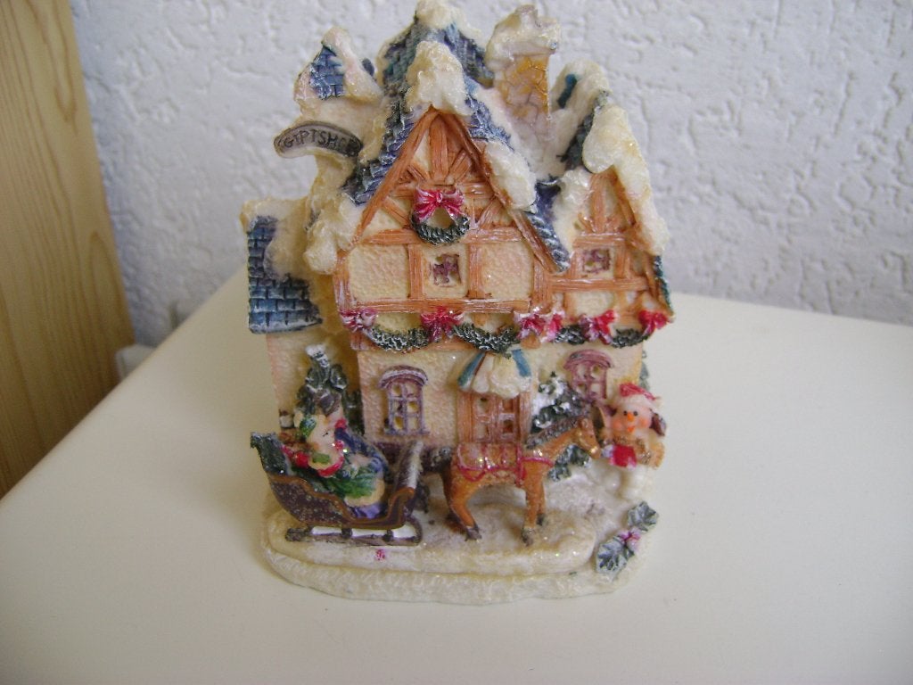 stenen huisje met 3 huisjes met arreslee12br x14h x10, Diversen, Ophalen of Verzenden, Zo goed als nieuw