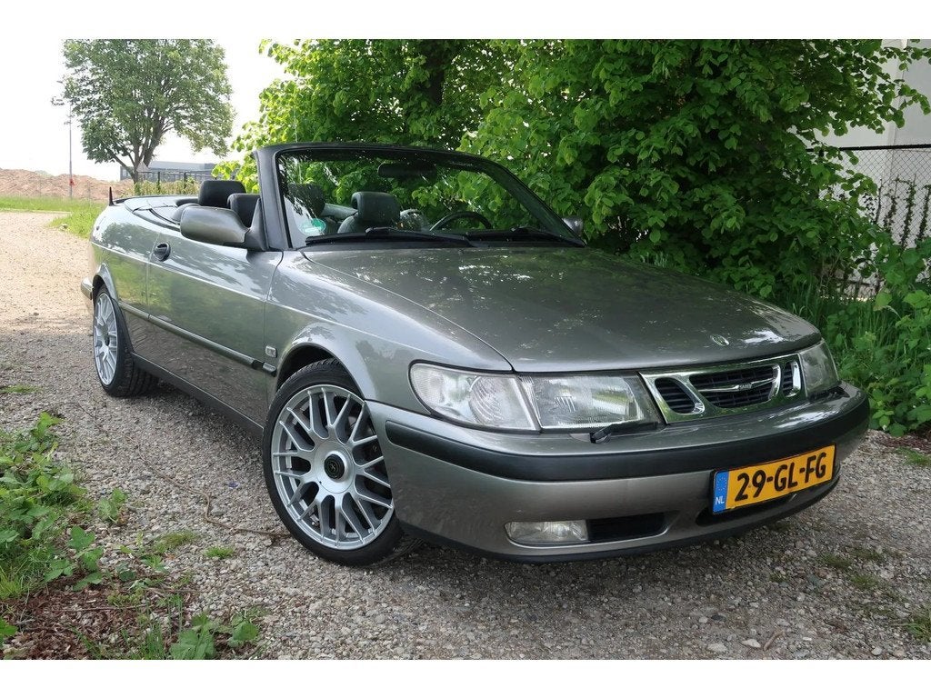 Saab 9-3 Cabrio 2.0t SE Design Edition (bj 2001, automaat), foto 2