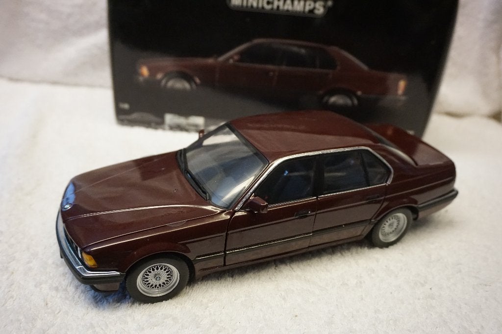 BMW E32 730 1:18 Minichamps 100023001 Red Metallic, Ophalen of Verzenden, Zo goed als nieuw, Auto, MiniChamps