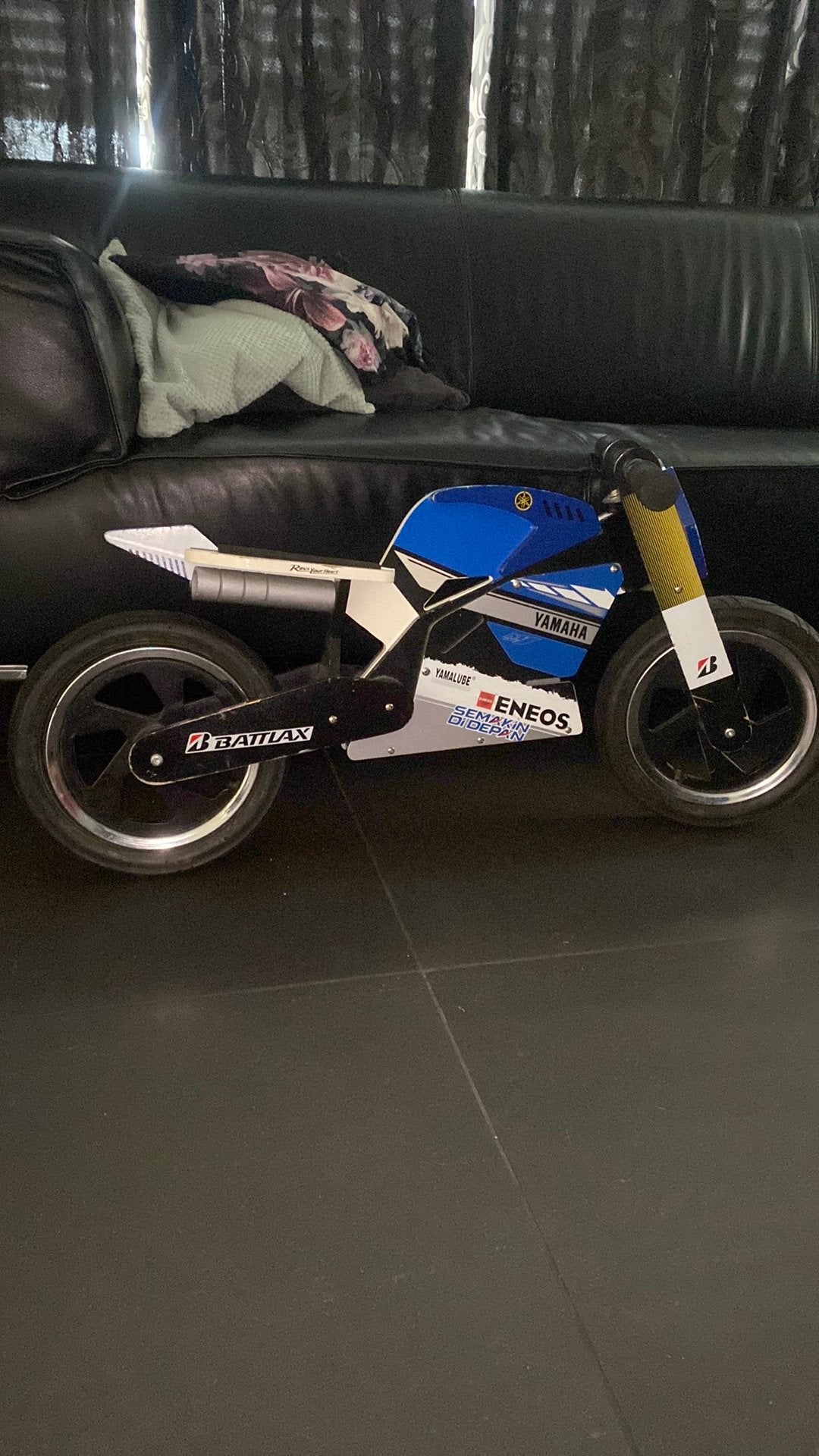Loopfiets in vorm van motor, Kinderen en Baby's, Speelgoed | Buiten | Voertuigen en Loopfietsen, Ophalen of Verzenden, Zo goed als nieuw