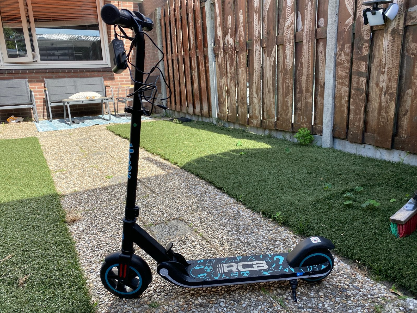 Kinder elektrische step RCB met oplader, Ophalen of Verzenden, Gebruikt, Elektrische step (E-scooter)