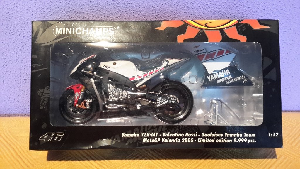 Minichamps Rossi MotoGP-2005 Valencia Gauloises Le9999, Hobby en Vrije tijd, Ophalen, Zo goed als nieuw, 1:9 t/m 1:12, Motor