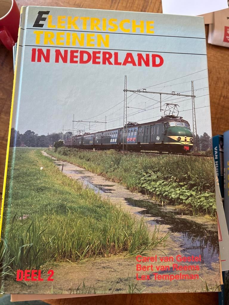 Elektrische Treinen in Nederland Deel 2, Boeken, Ophalen of Verzenden, Gelezen, Trein