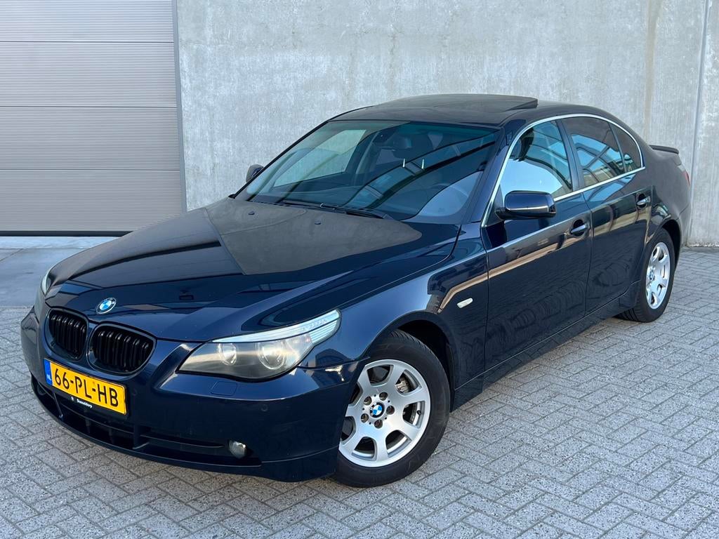 Luxe BMW 5-Serie 520i E60 Sedan 170PK Benzine/SchuifDak/Navi, Auto's, 2171 cc, Achterwielaandrijving, Zwart, Blauw