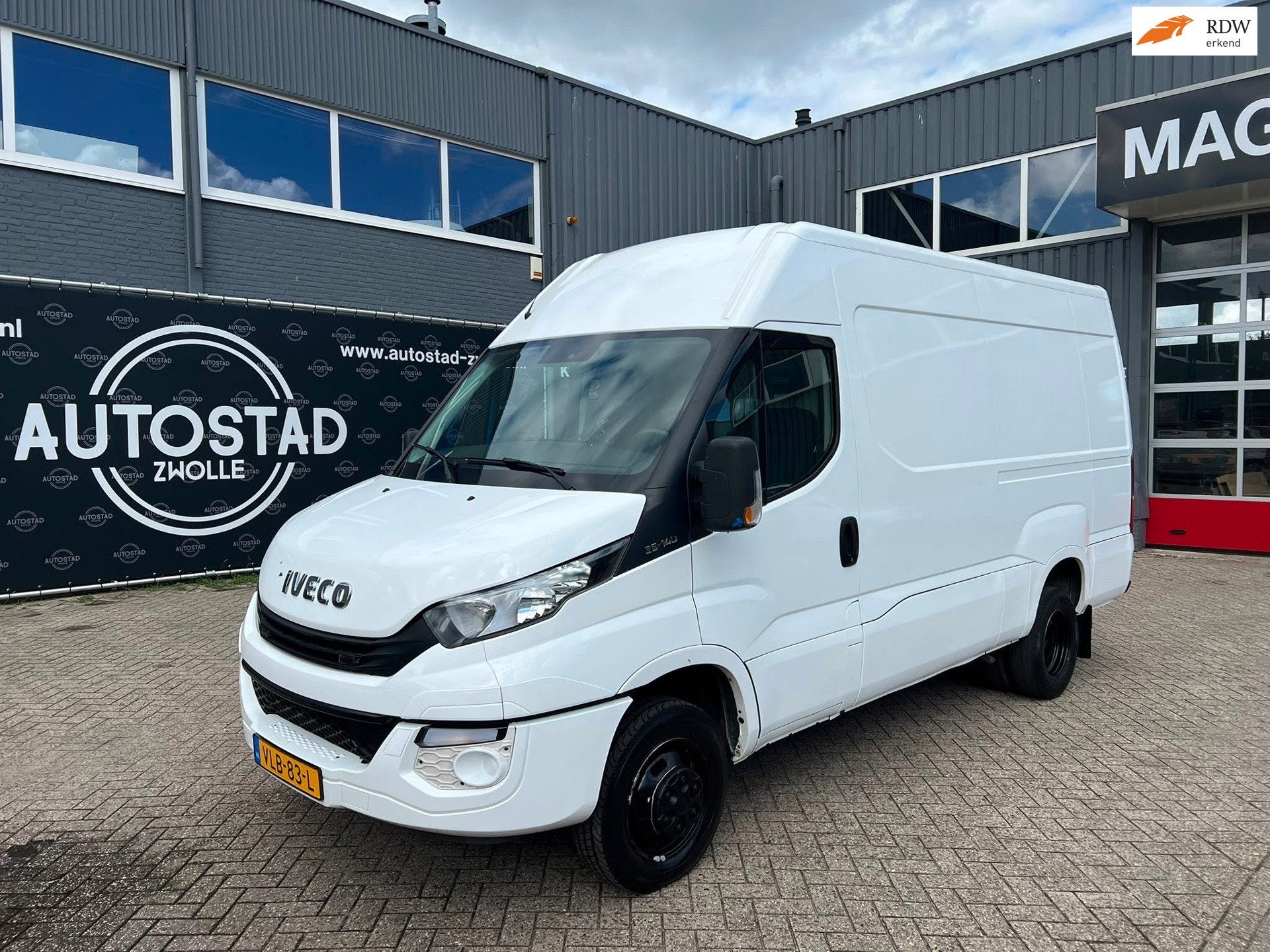 Iveco Daily 35C14V 2.3 352 L2H2 Euro 6 / NAP / APK / Airco /, 13 km/l, Gebruikt, Iveco, Automatische klimaatregeling