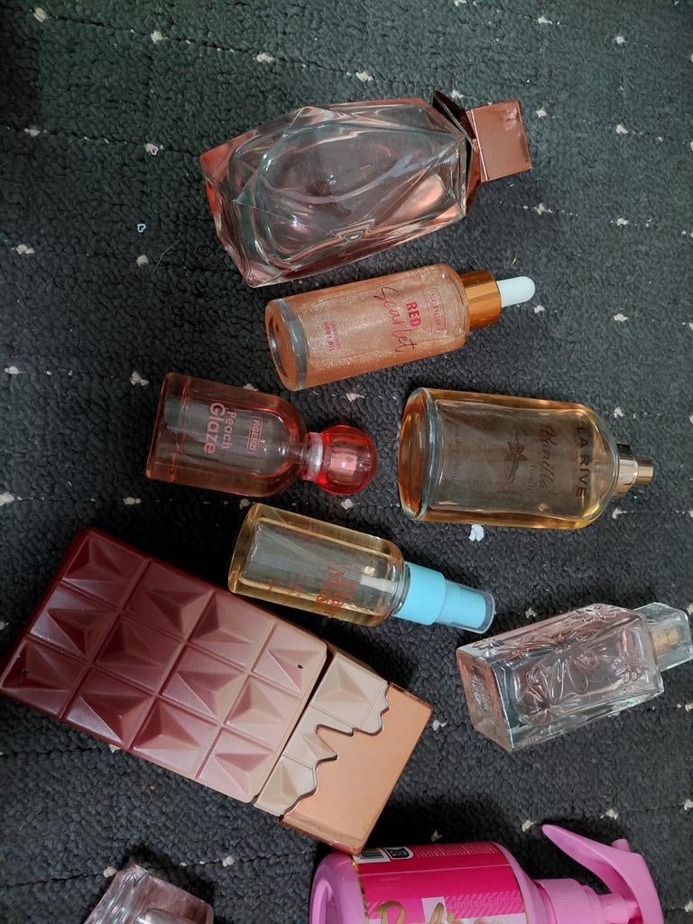 Partij parfum en 2 body lotions, Ophalen, Gebruikt