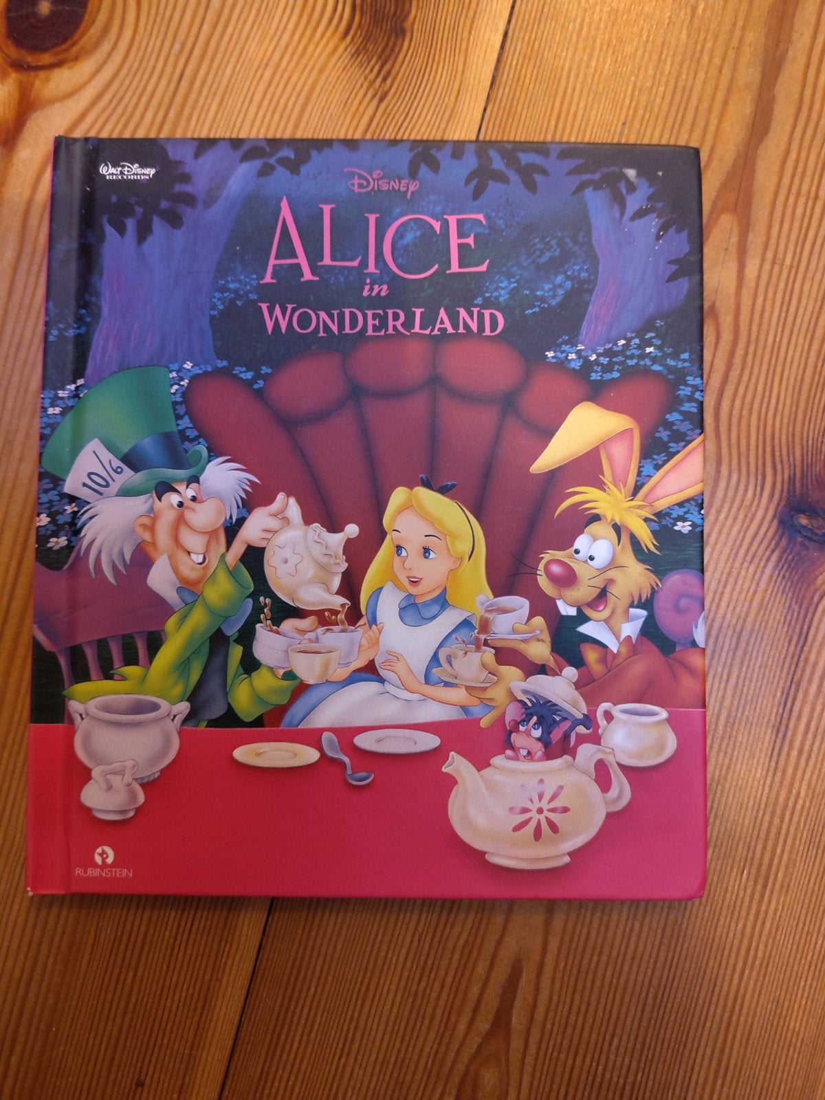 Disney Alice in Wonderland boek met CD, Boeken, Kinderboeken | Kleuters, Ophalen of Verzenden