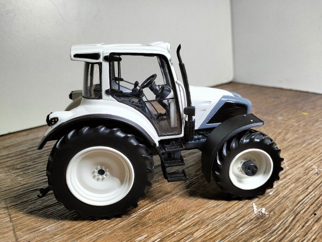 Te koop Marge Models Lindner Geotrac 114 Wit gelimiteerd., Ophalen of Verzenden, Zo goed als nieuw, Tractor of Landbouw, Overige merken