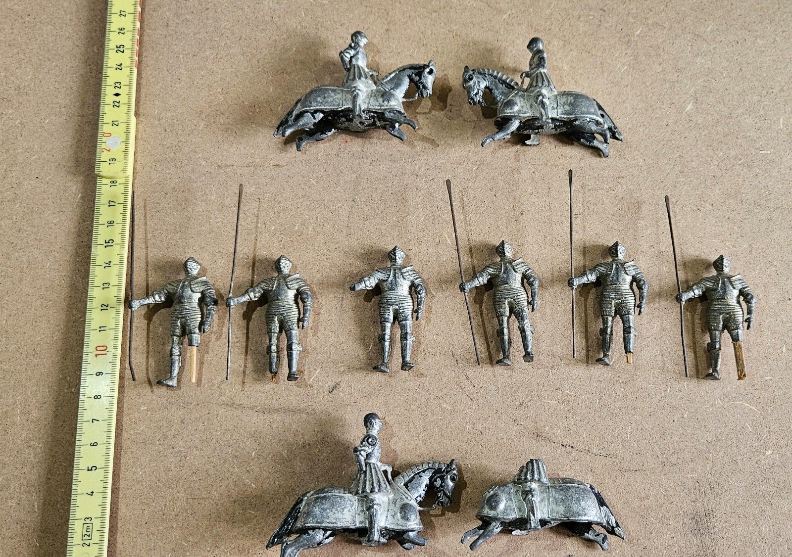 Set 6 tinnen ridders en 4 paarden met 3 ruiters, jaren 1930, Antiek en Kunst, Antiek | Speelgoed, Ophalen of Verzenden