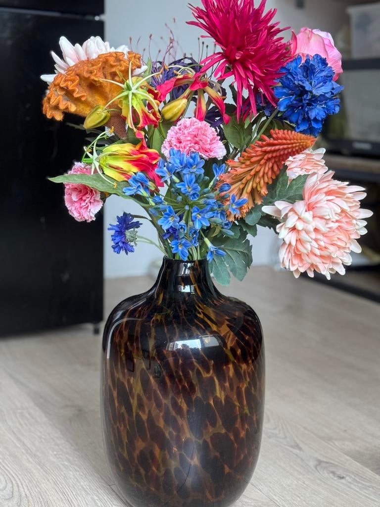 Nieuwe vaas met zijden kunstbloemen, Ophalen of Verzenden, Nieuw