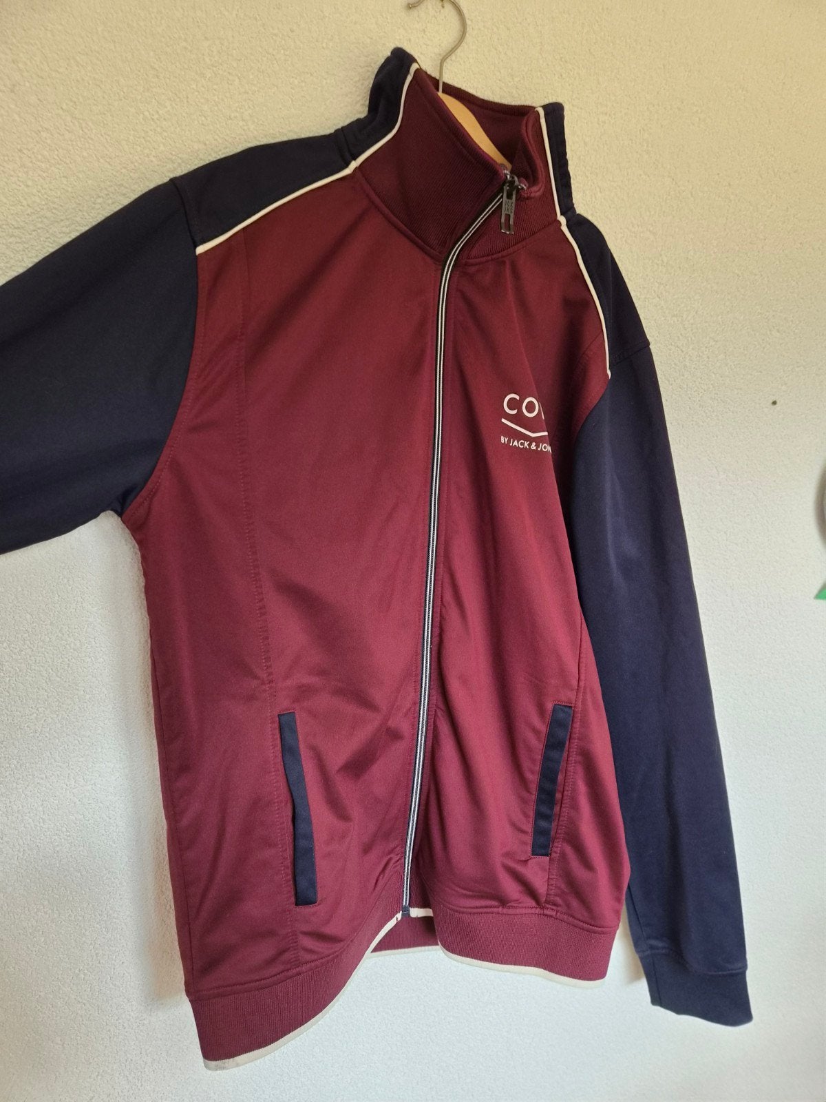 Jack & Jones Core Trainingsjack Maat L, Maat 52/54 (L), Ophalen of Verzenden, Zo goed als nieuw, Rood