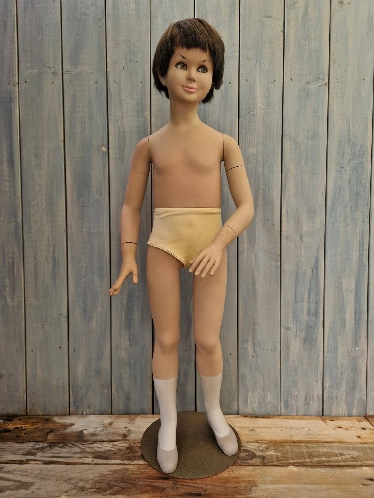 vintage etalagepop meisje 118 cm met glazen ogen paspop, Ophalen of Verzenden, Gebruikt, Pop