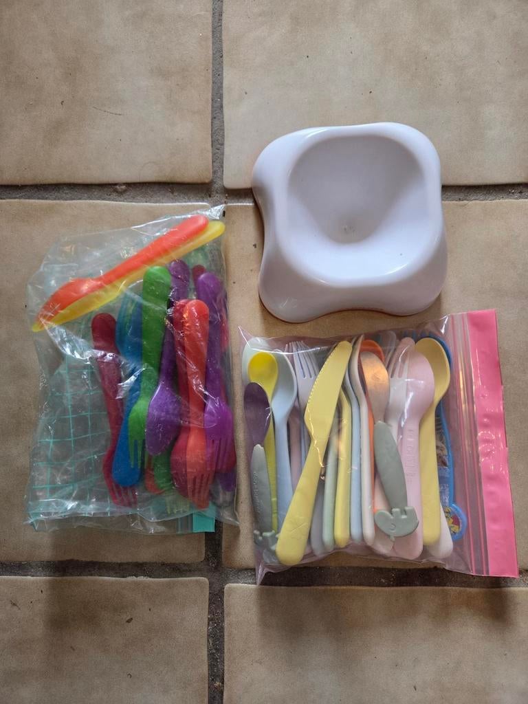 [GRATIS] Kinderbestek en eetbakje, Ophalen of Verzenden, Gebruikt
