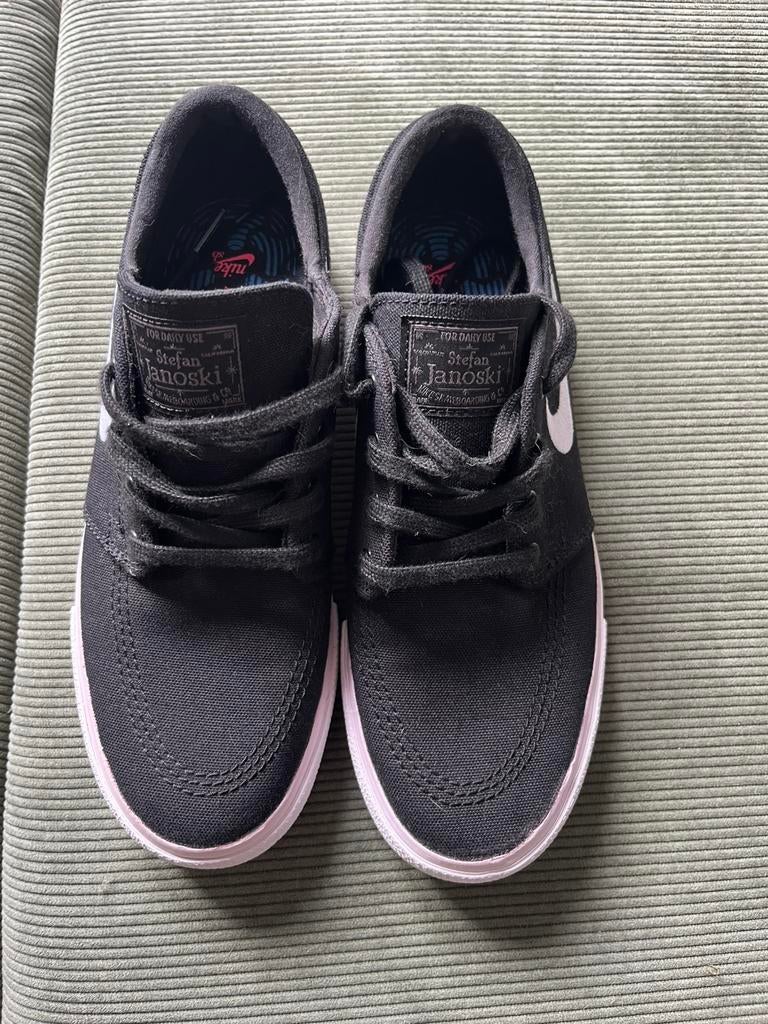 Nike schoenen, Ophalen of Verzenden, Nieuw, Zwart, Sneakers of Gympen