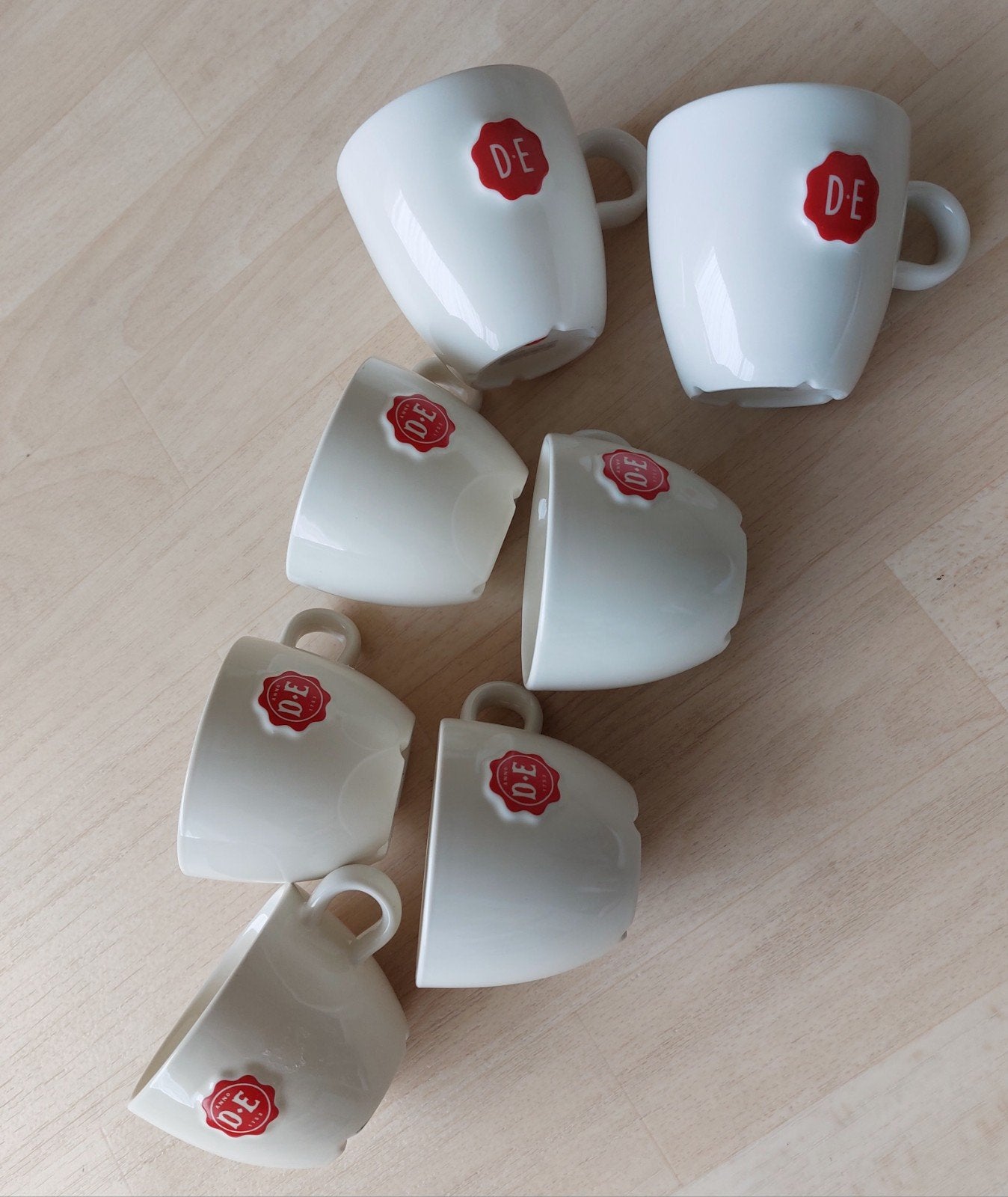 Douwe Egberts, 7 grote nieuwe koffiebekers, model Raya, Overige merken, Keramiek, Nieuw, Ophalen of Verzenden