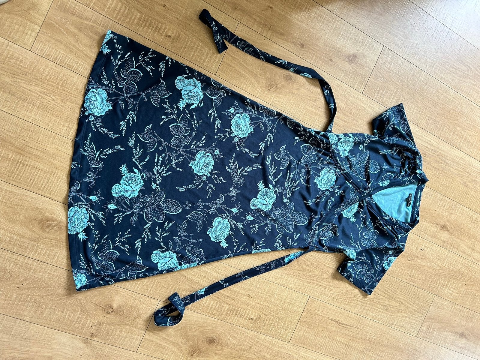 King louise jurk maat m Donkerblauwe jurk bloemenprint, Maat 38/40 (M), Blauw, Ophalen of Verzenden, Zo goed als nieuw