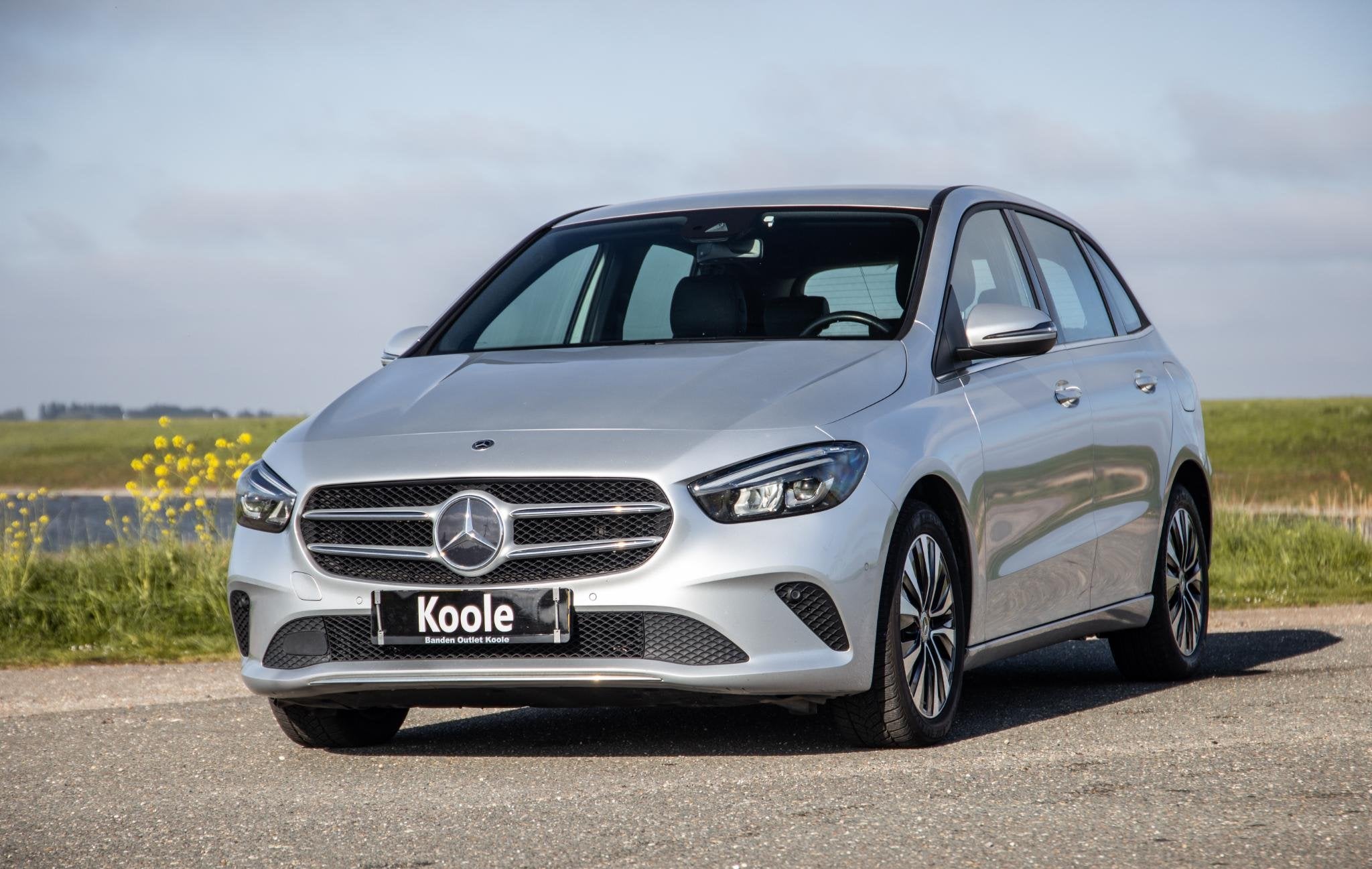 Mercedes-Benz B-klasse 250 e Premium Plus DEALER ONDERHOUDEN, Auto's, Mercedes-Benz, Gebruikt, 4 cilinders, 16 kWh, Leder en Stof