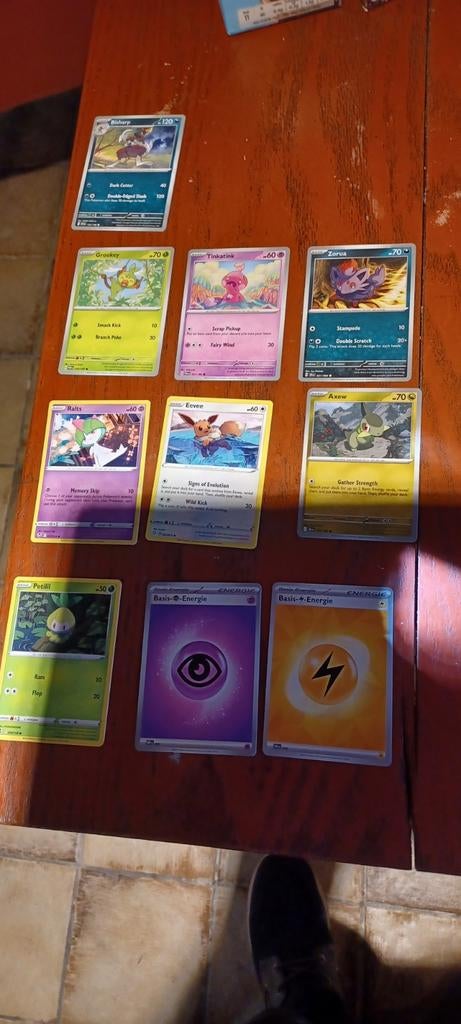 10 Pokémonkaarten - Diverse Pokémon en Energiekaarten, Ophalen of Verzenden, Zo goed als nieuw, Meerdere kaarten