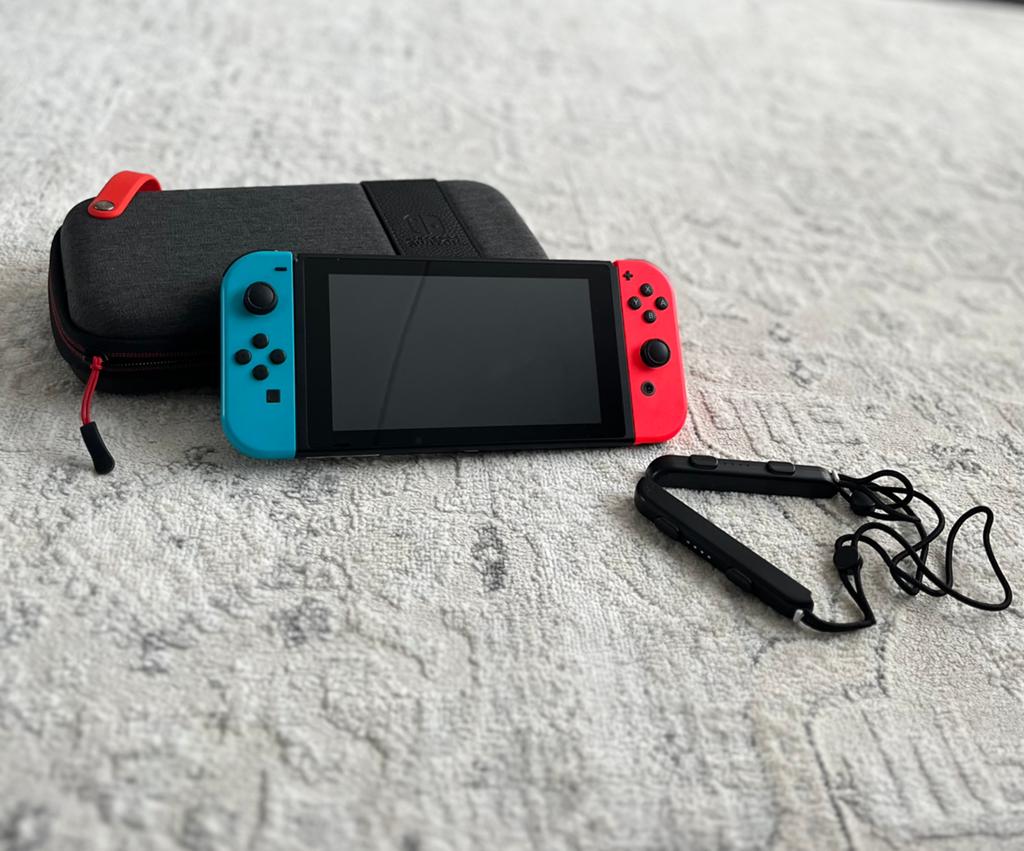 goed als nieuw Nintendo Switch met accessories, Spelcomputers en Games, Games | Nintendo Switch, 3 spelers of meer, Ophalen of Verzenden