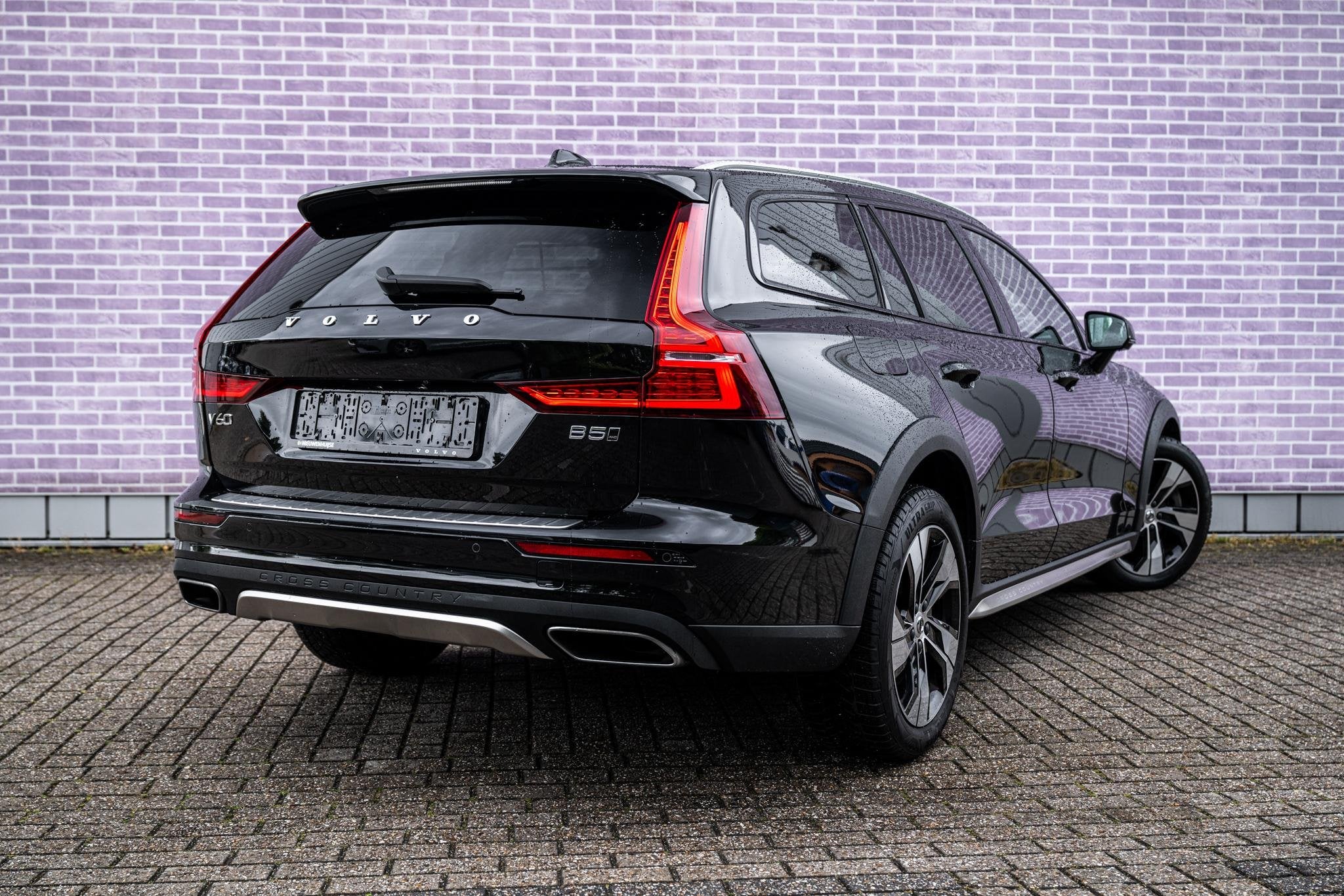 Volvo V60 Cross Country 2.0 B5 AWD Pro | Achteruitrijcamera, Auto's, 15 km/l, Euro 6, 4 cilinders, Zwart