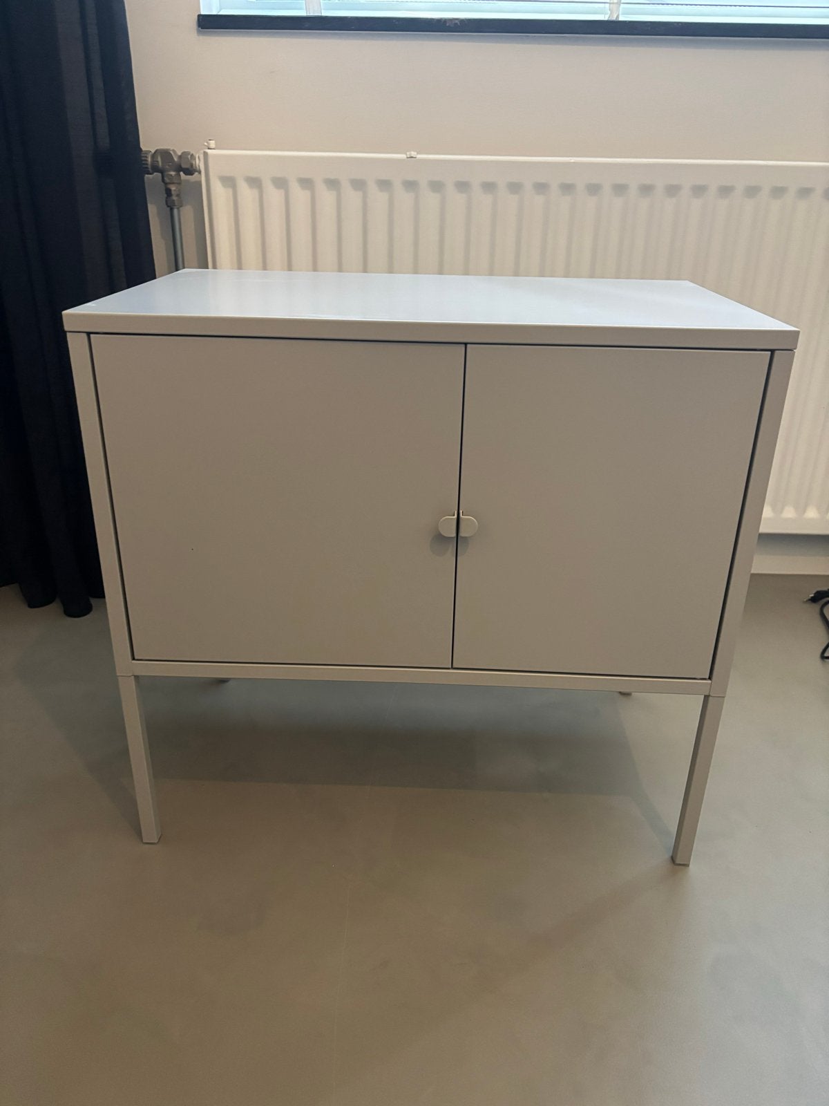 Ikea Lixhult lichtgrijze metalen kast, Ophalen, Zo goed als nieuw