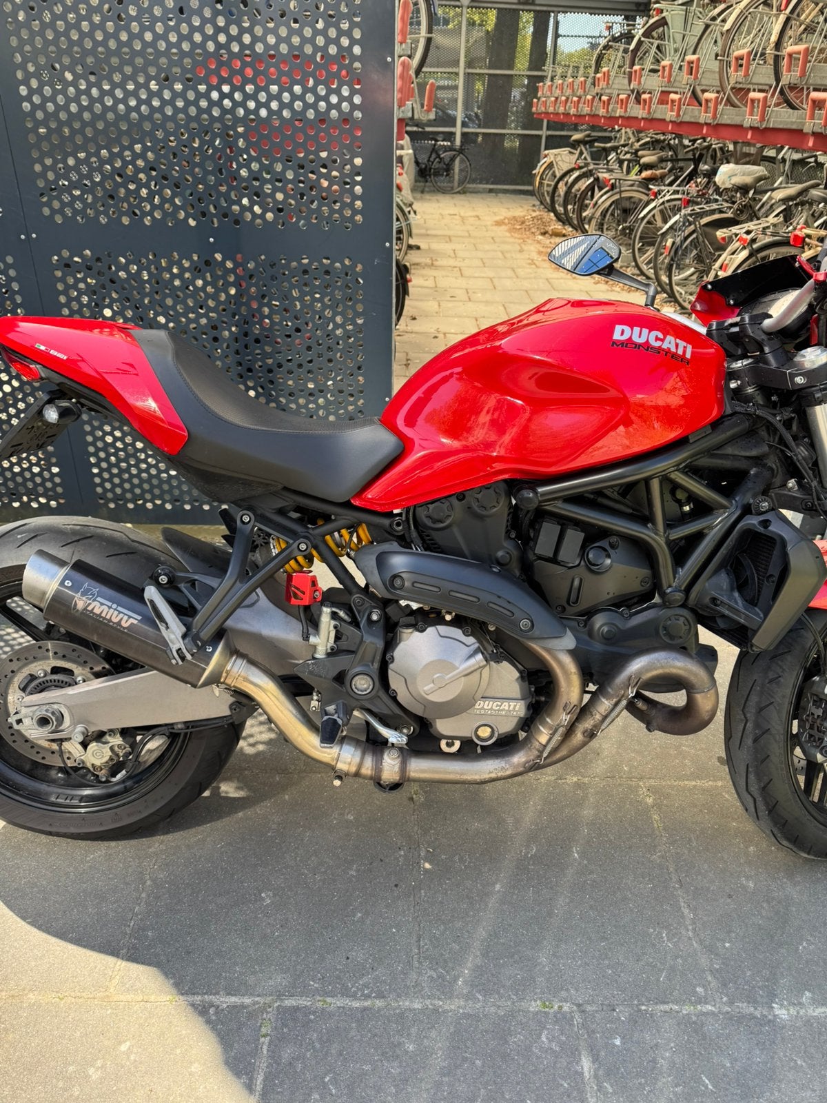Ducati Monster 821 Facelift MIVV Uitlaat Desmo Quickshifter, Motoren, 2 cilinders, Occasion, Motorrijbewijs A, Traction Control