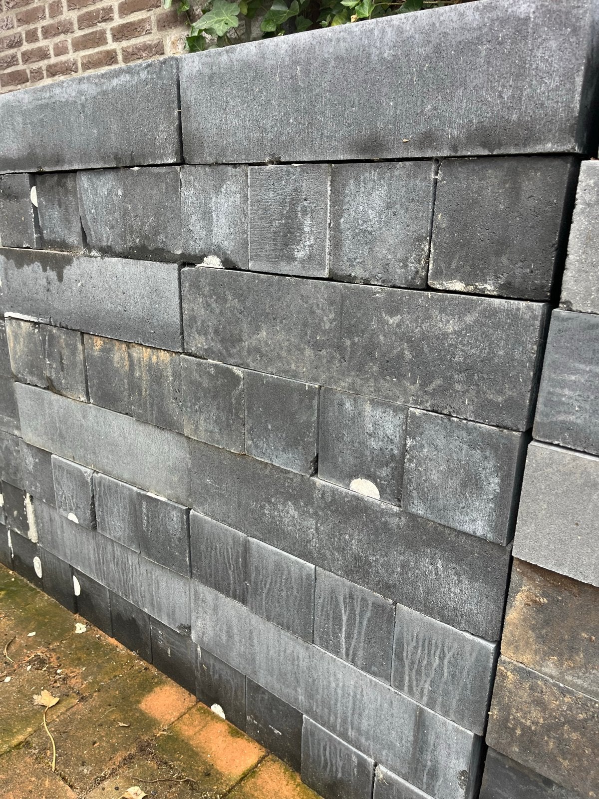 130 st gebruikte palissadebanden antraciet 60x15x15, Ophalen, Gebruikt, Beton, Overige typen