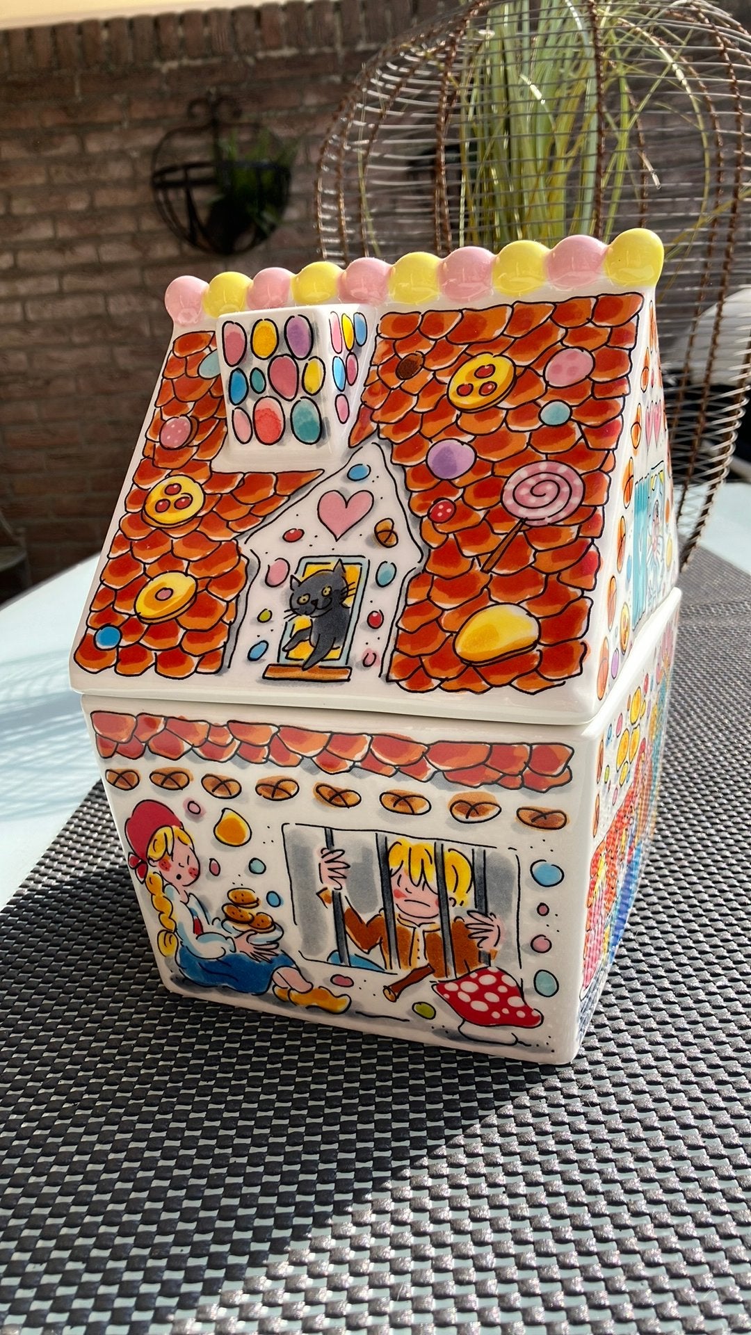 Blond Amsterdam, Ophalen, Zo goed als nieuw, Aardewerk