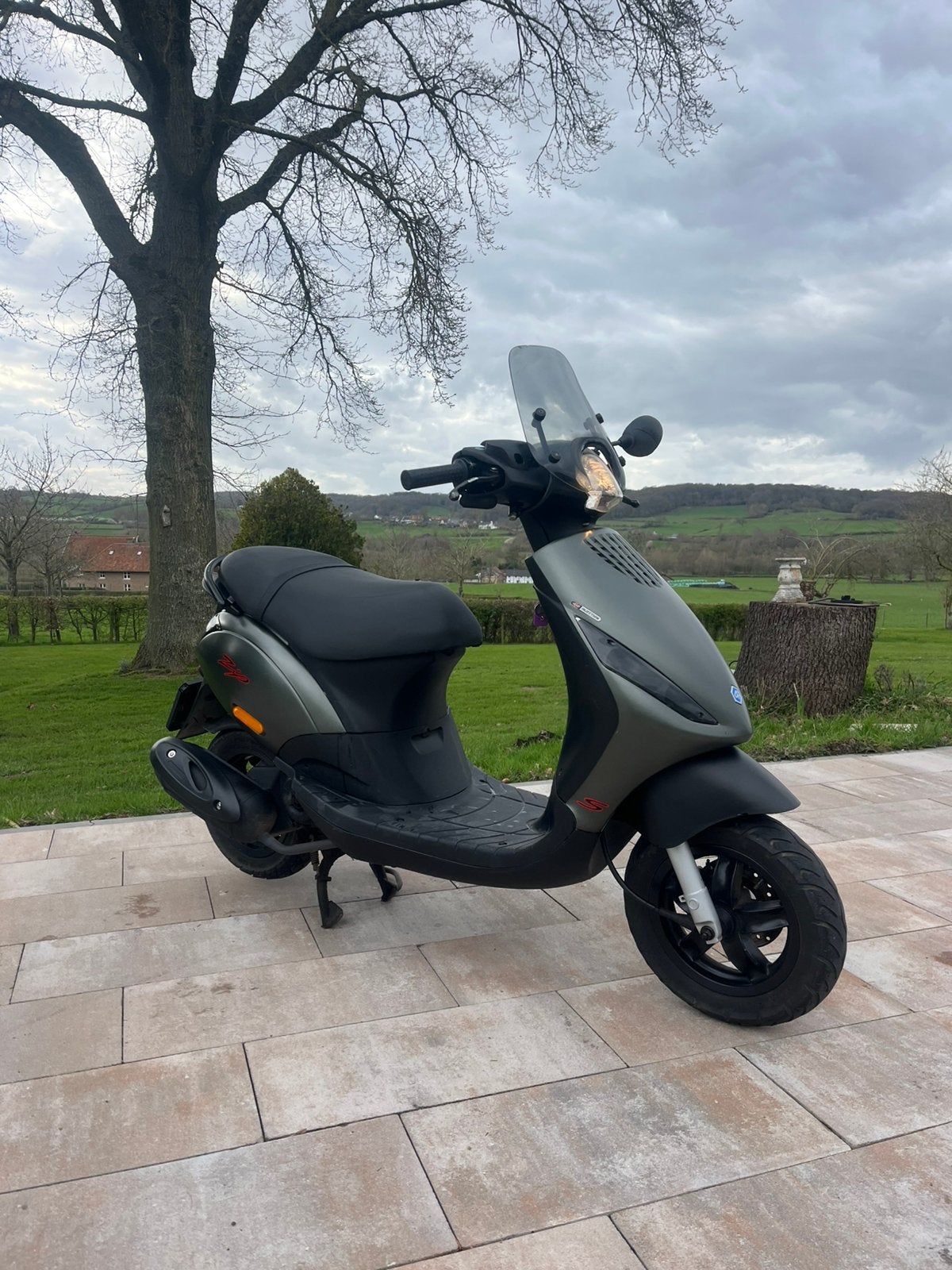 Piaggio zip brom 2011, Ophalen, Zo goed als nieuw, Benzine, Zip