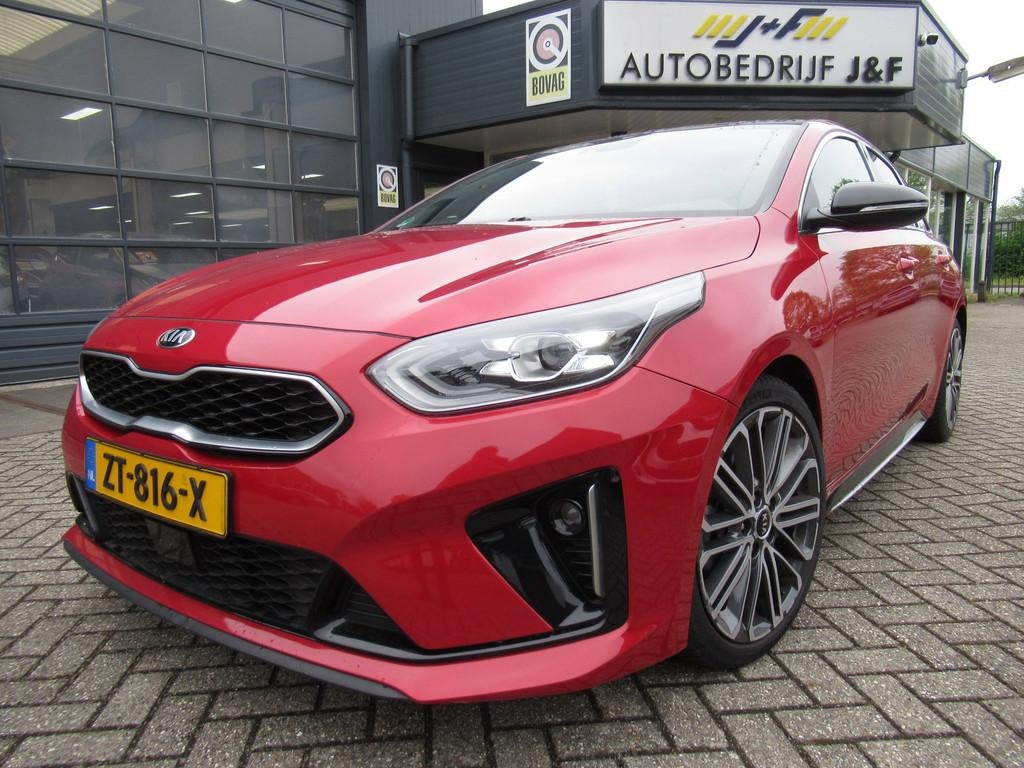 Kia ProCeed 1.4 T-GDI GT-PlusLine / AUTOMAAT / PANO / NAV /, 4 cilinders, 600 kg, 17 km/l, 66 €/maand