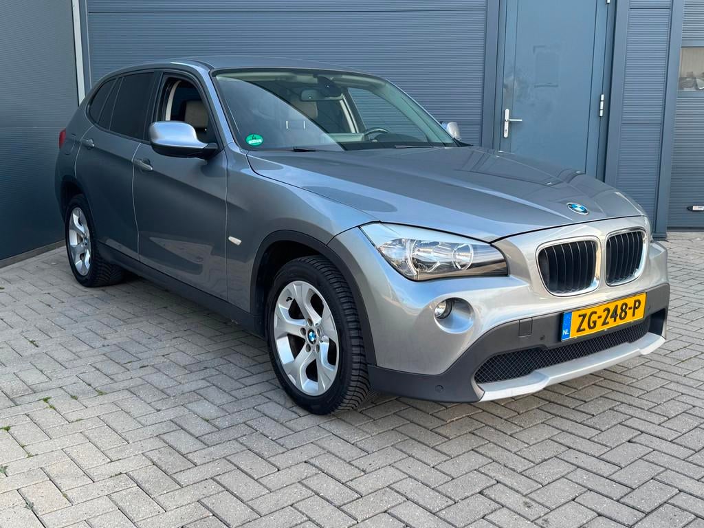 BMW X1 SDrive18i Executive / Automaat / Carplay / Trekhaak, Euro 5, Achterwielaandrijving, 4 cilinders, 150 pk