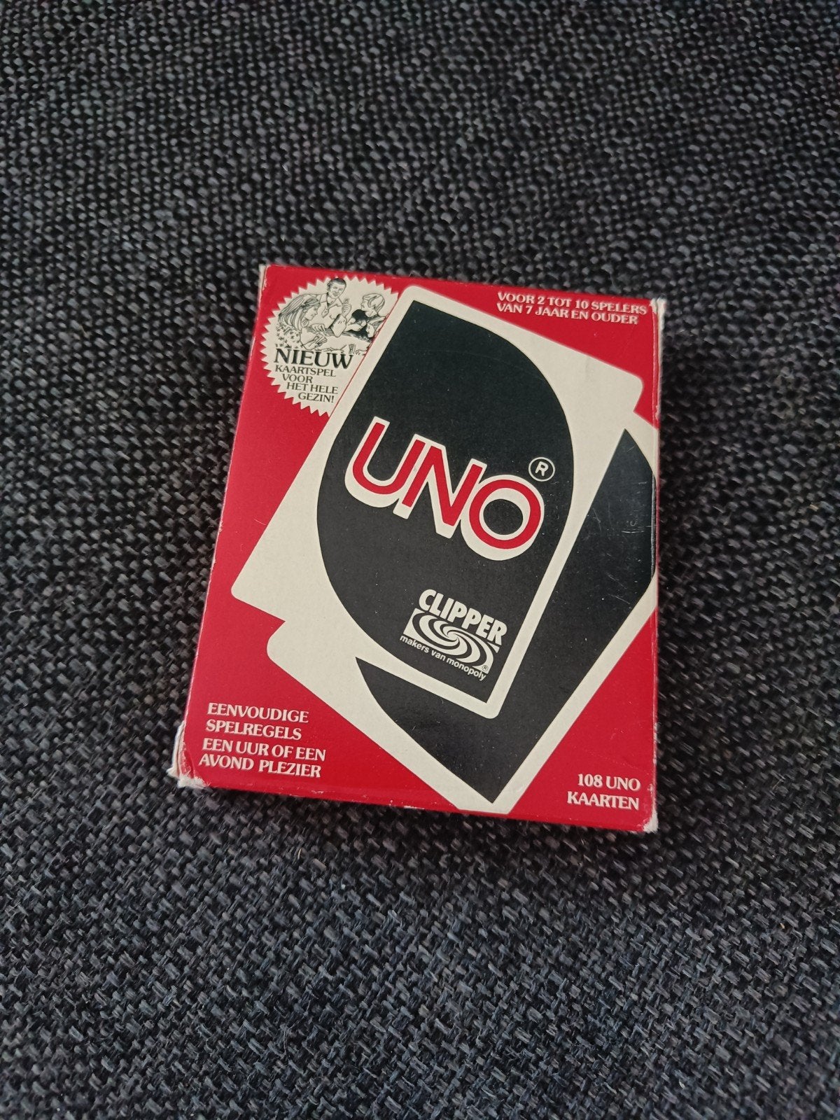 Mooie vintage UNO editie in uitstekende staat, Hobby en Vrije tijd, Gezelschapsspellen | Kaartspellen, Zo goed als nieuw, Een of twee spelers