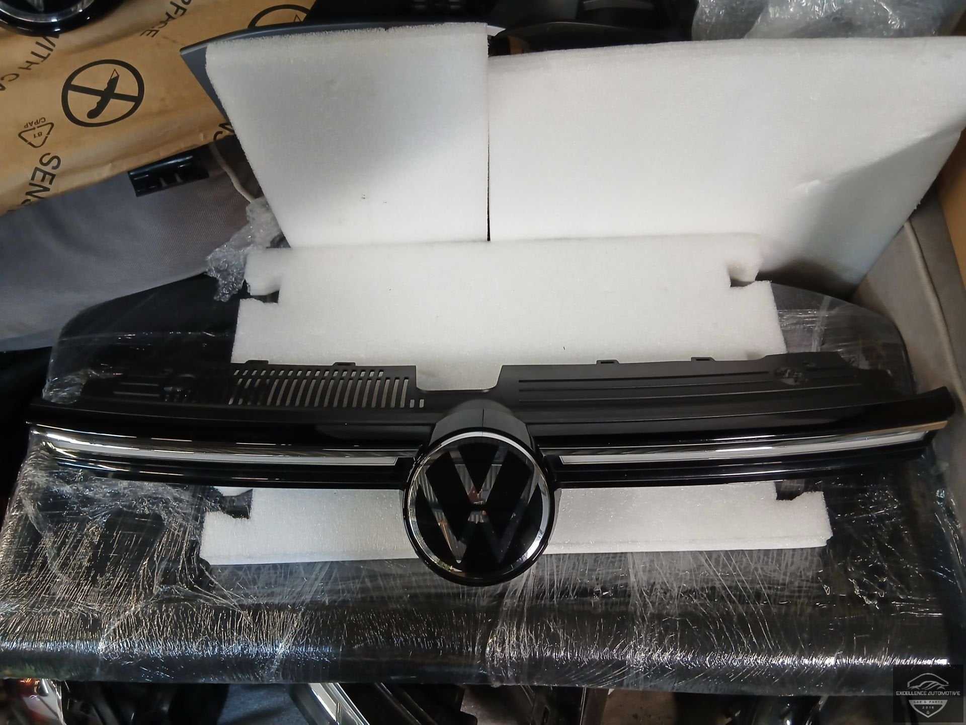 VW Golf 8 5H 2020-2024 LED Grille Grill 5H0853653H Origineel, Auto-onderdelen, Gebruikt, Volkswagen, Volkswagen AG, Berliner Ring 2
38440  Wolfsburg, DE