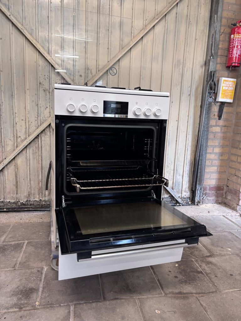 Bosch Serie 4 Vrijstaand Gasfornuis met oven, Witgoed en Apparatuur, Fornuizen, Ophalen, Gebruikt, 60 cm of meer, 4 kookzones