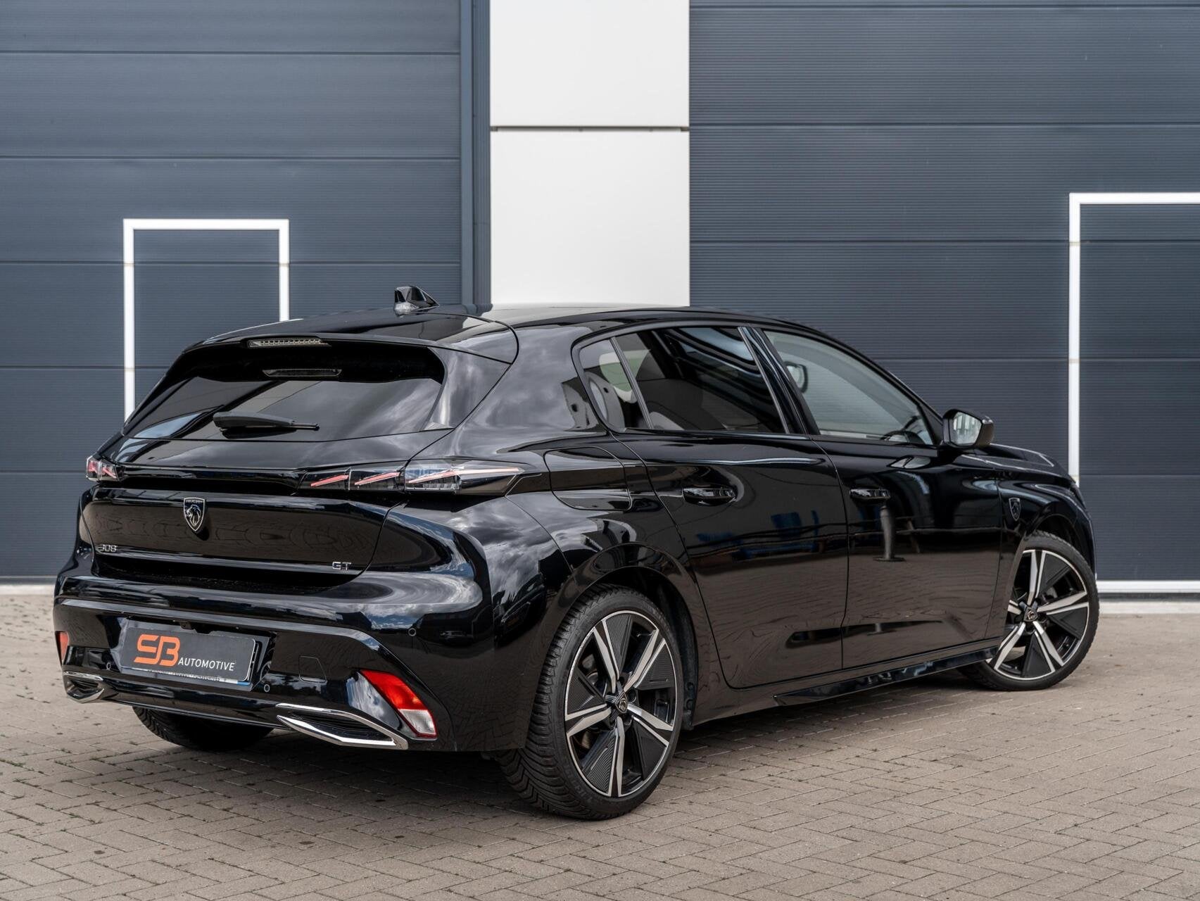 Peugeot 308 1.2 PureTech GT Sfeer|Adapt Cruise|Cam|BOMVOL!, Auto's, 1263 kg, 1199 cc, Zwart, Bedrijf