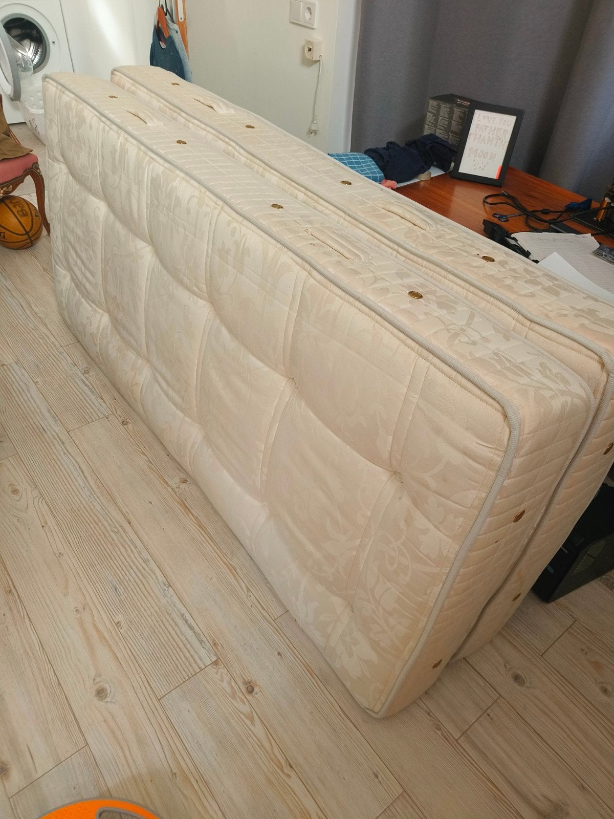 Gratis af te halen: Diverse gebruikte matrassen, Ophalen, Gebruikt, Matras